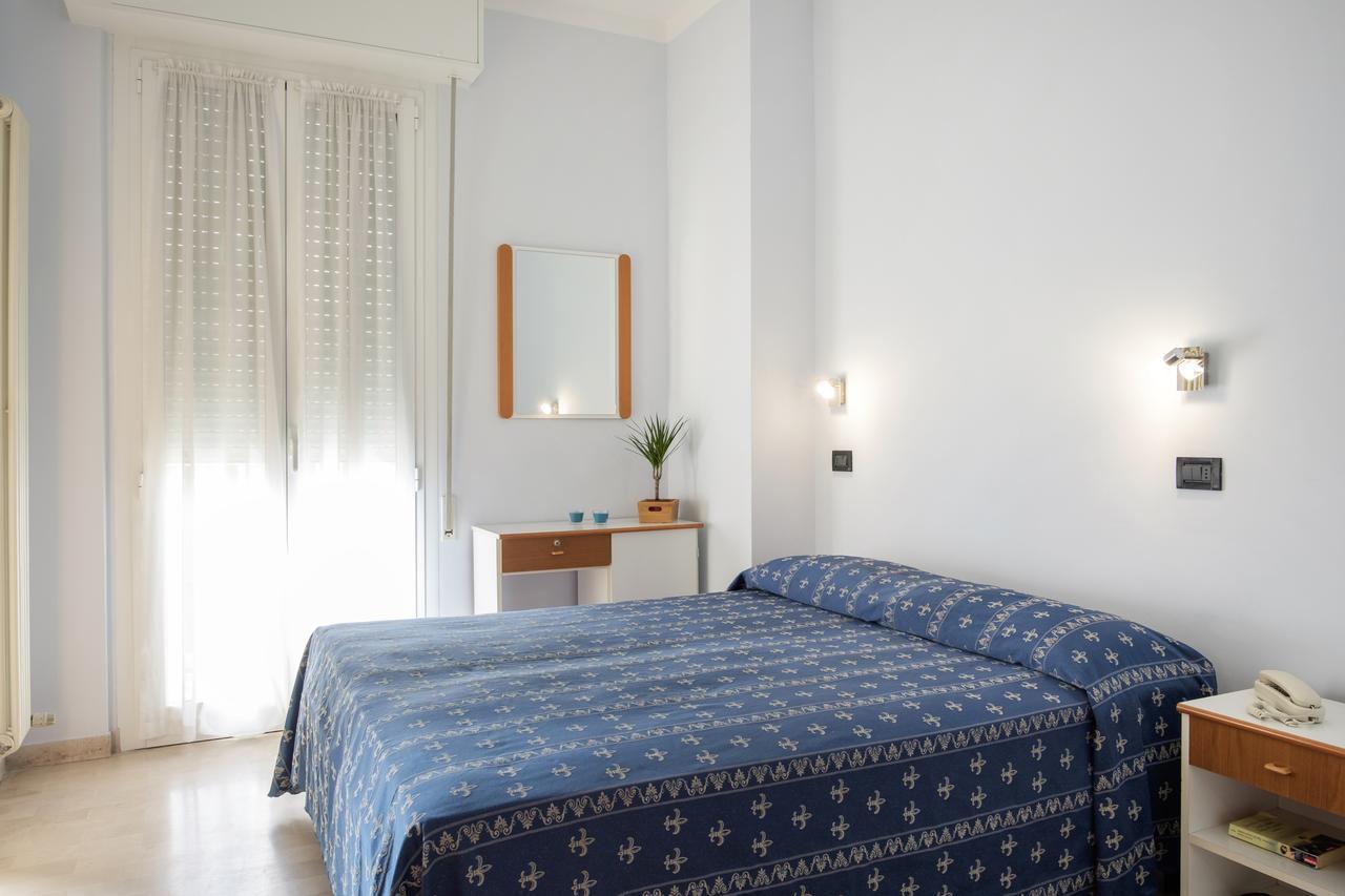 Hotel Kadett Rimini Bagian luar foto