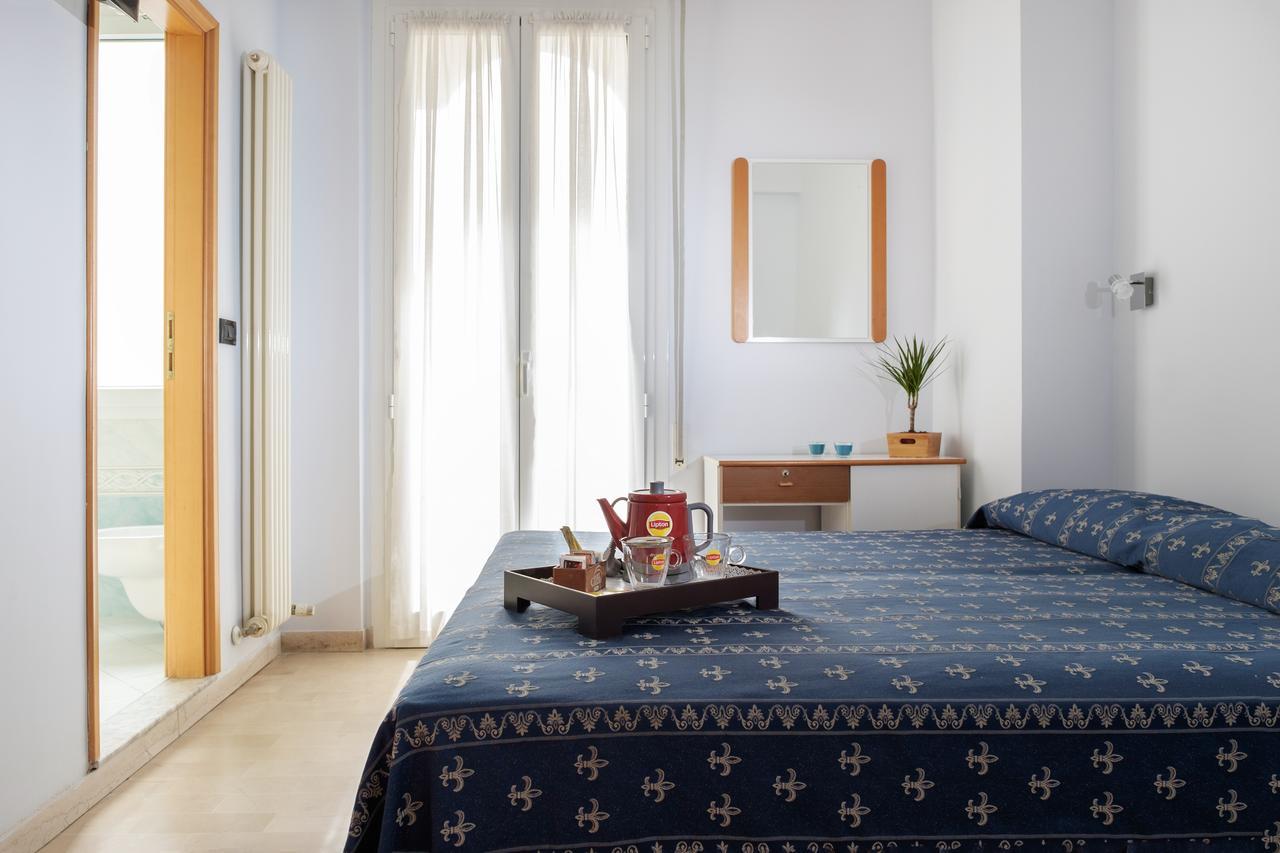 Hotel Kadett Rimini Bagian luar foto